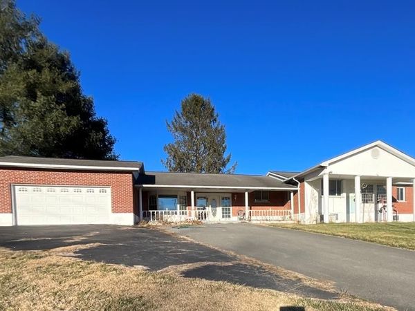 914 Saxon Road, GLEN DANIEL, WV 25844