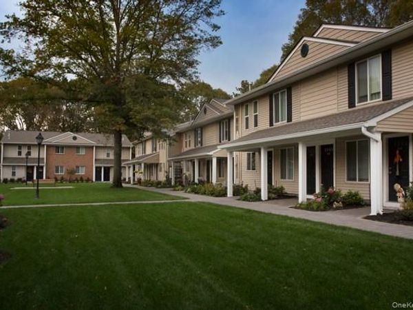11 Country Club Drive , Unit E, Coram, NY 11727