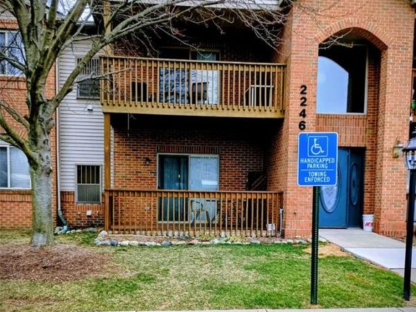 2246 Touchdown Court, Ypsilanti, MI 48197