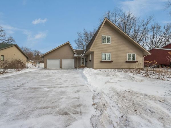 211 Tanglewood Lane, Blue Earth, MN 56013