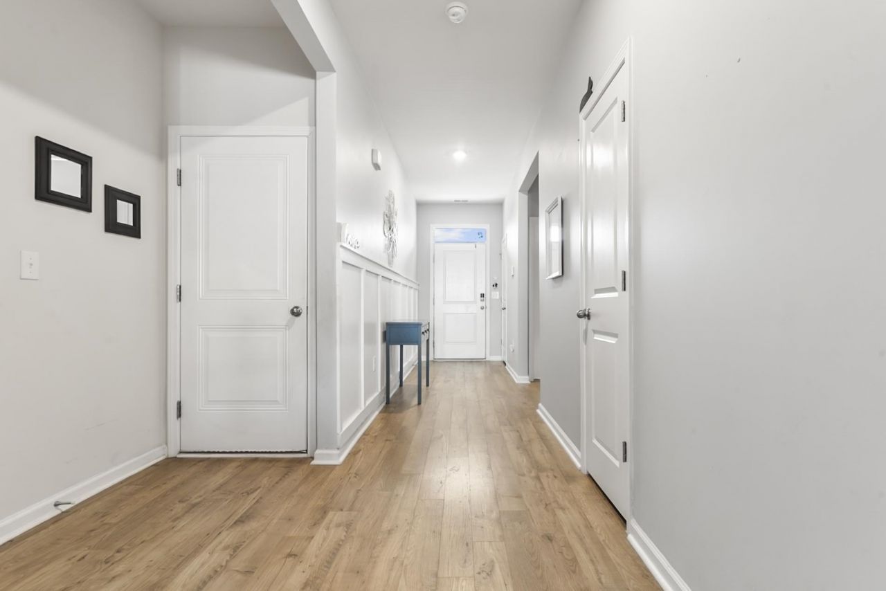 1031 Laurens Mill Dr. Photo 10