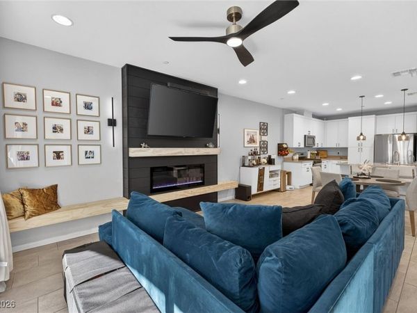 988 Via Panfilo Avenue, Henderson, NV 89011