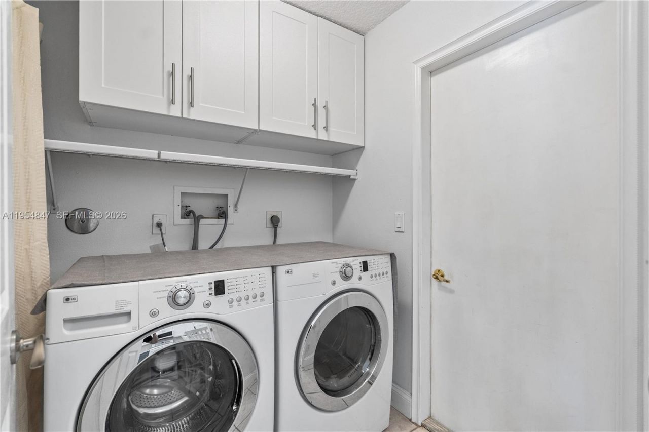 1024 NW 184th Way, Pembroke Pines, FL 33029 Photo