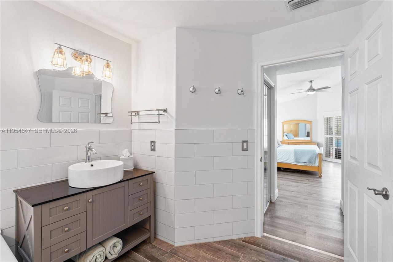 1024 NW 184th Way, Pembroke Pines, FL 33029 Photo