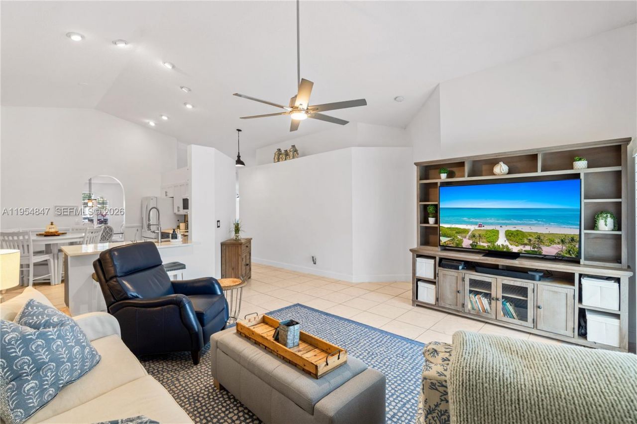 1024 NW 184th Way, Pembroke Pines, FL 33029 Photo