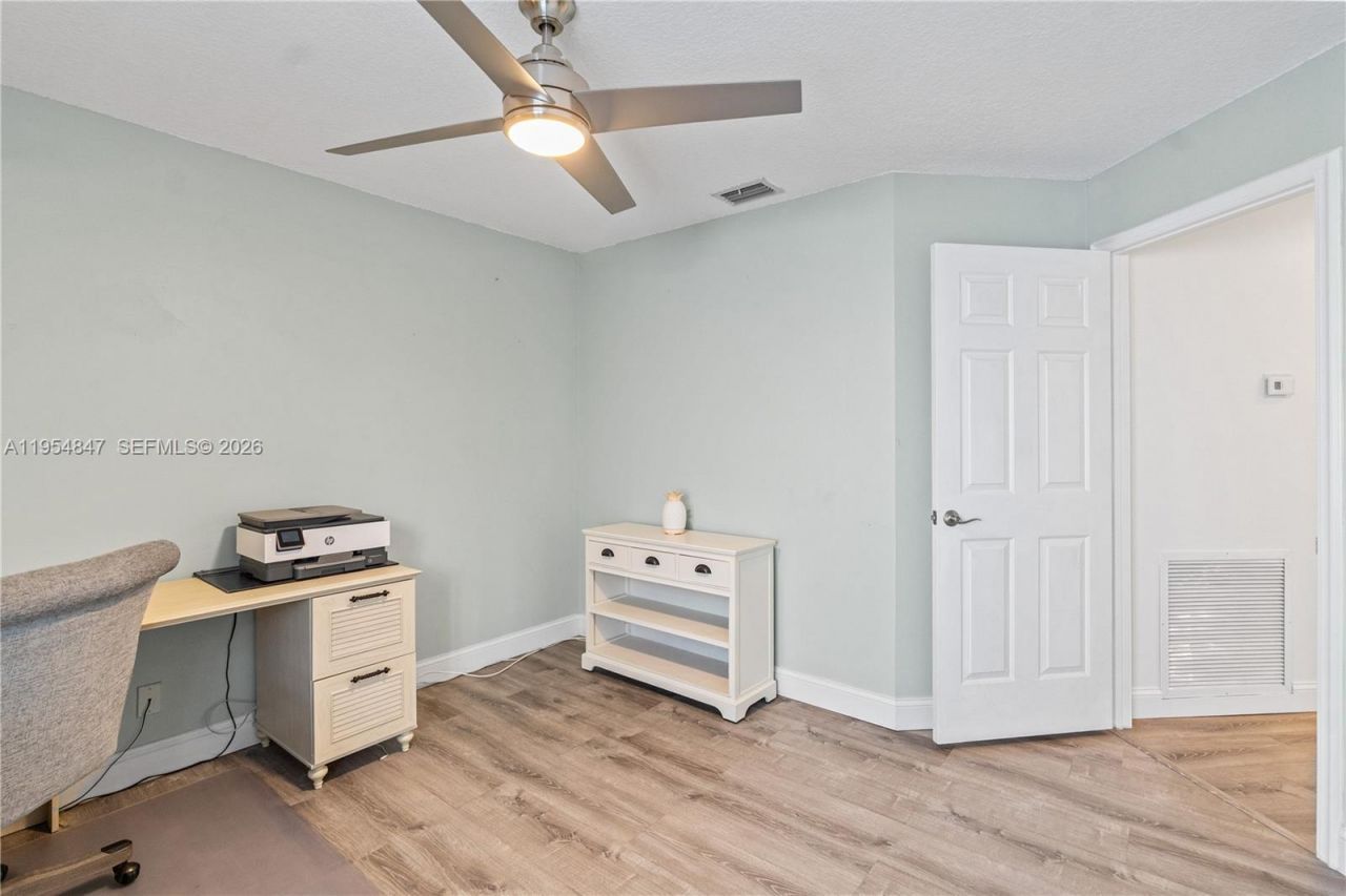 1024 NW 184th Way, Pembroke Pines, FL 33029 Photo