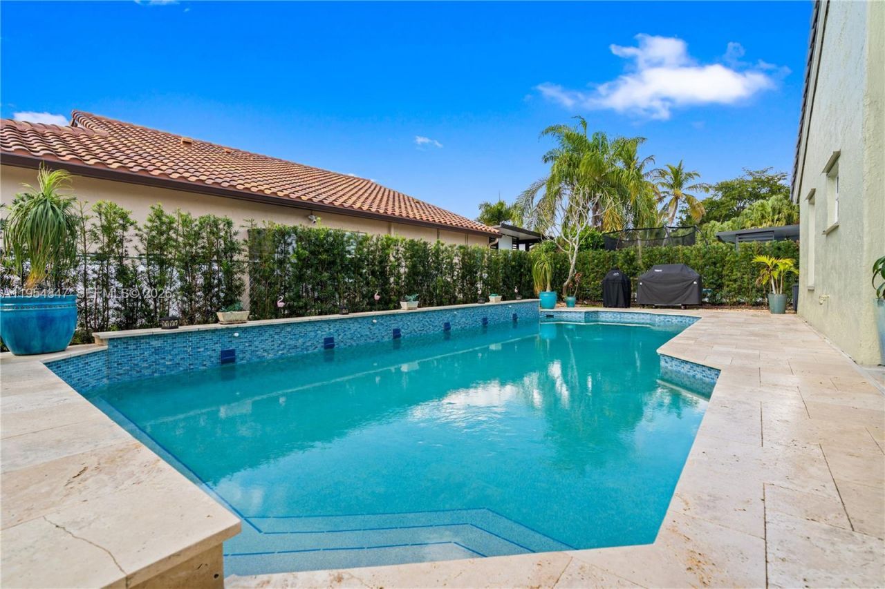 1024 NW 184th Way, Pembroke Pines, FL 33029 Photo