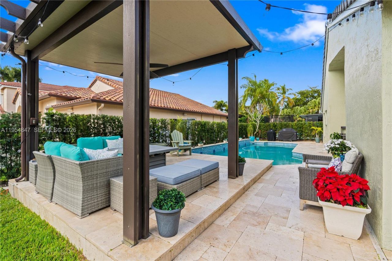 1024 NW 184th Way, Pembroke Pines, FL 33029 Photo