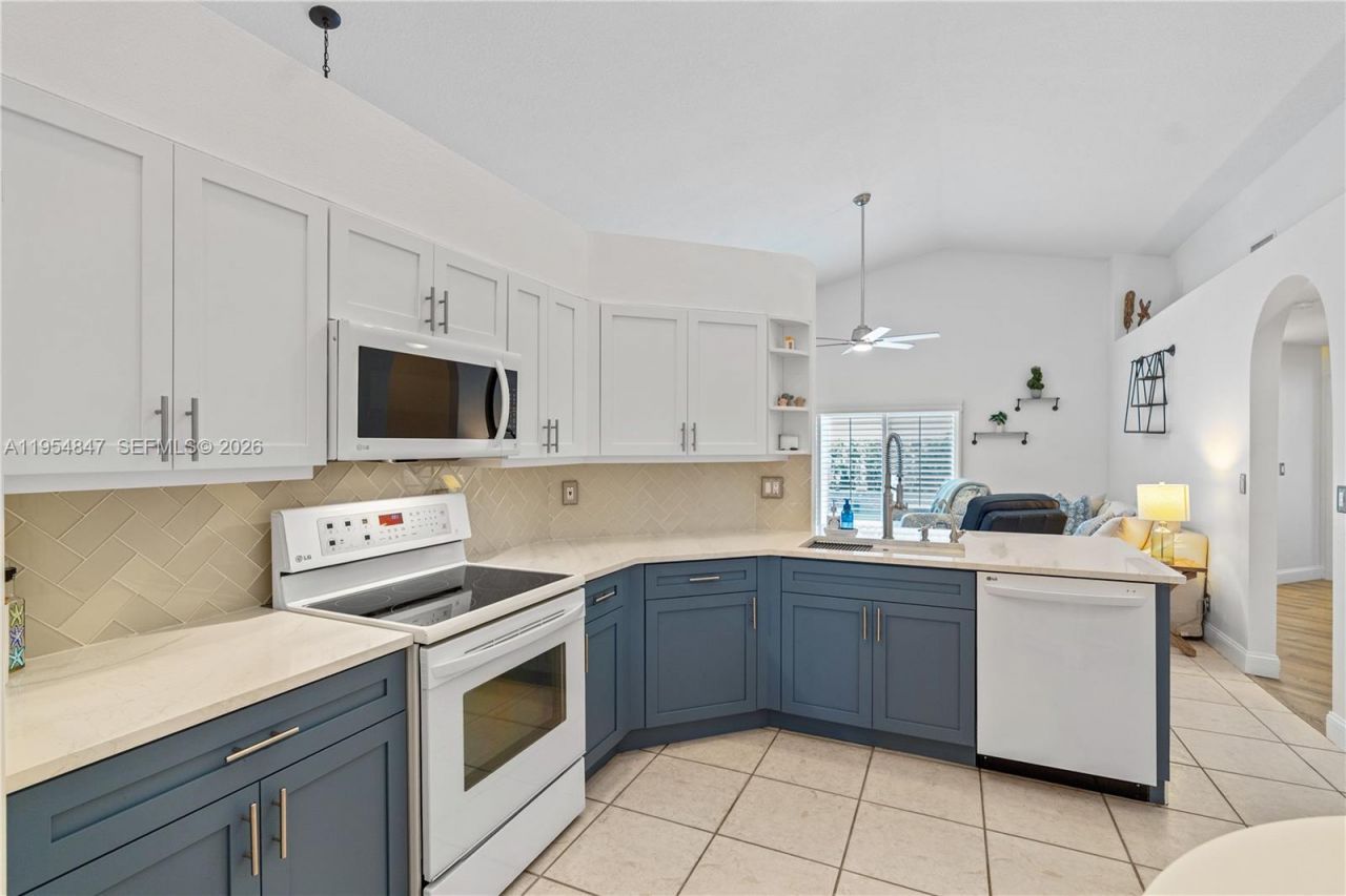 1024 NW 184th Way, Pembroke Pines, FL 33029 Photo