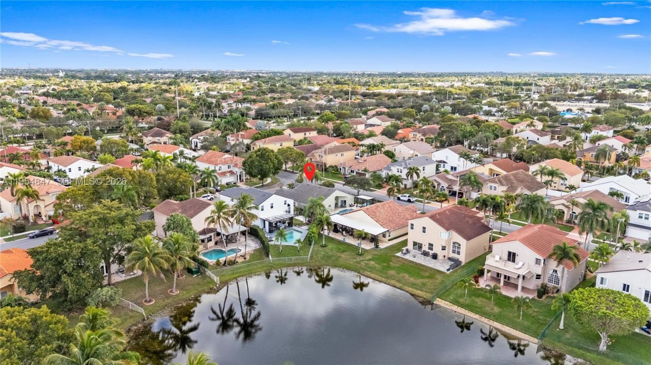 1024 NW 184th Way, Pembroke Pines, FL 33029 Photo