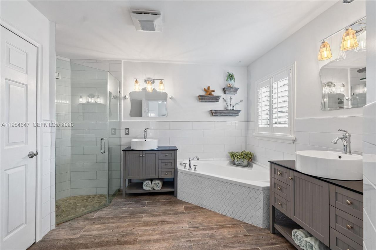 1024 NW 184th Way, Pembroke Pines, FL 33029 Photo