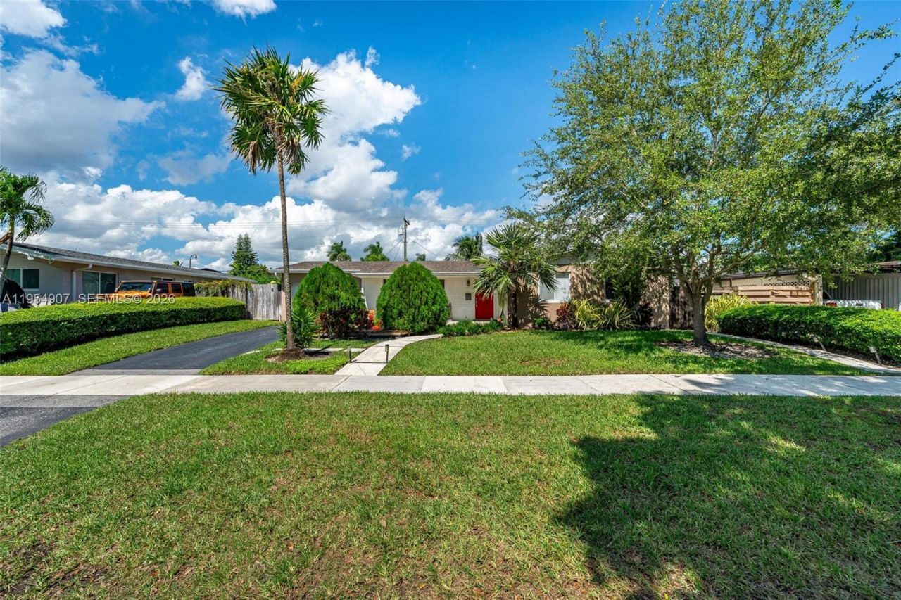 8761 Ridgeland Dr, Cutler Bay, FL 33157 Photo