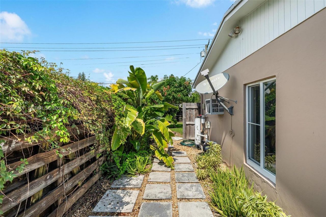 8761 Ridgeland Dr, Cutler Bay, FL 33157 Photo