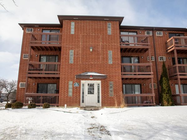1130 Evergreen Avenue, Unit 1A, Glendale Heights, IL 60139