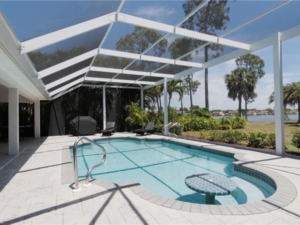 700 Lambton LN , NAPLES, FL 34104