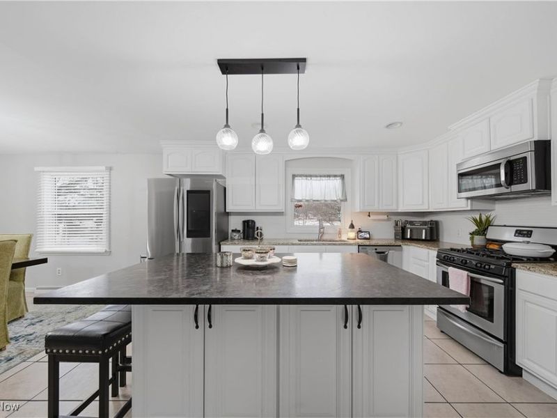 762 Summit Circle SE, North Canton, OH 44720 Photo 12