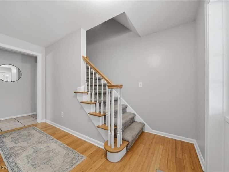 762 Summit Circle SE, North Canton, OH 44720 Photo 2