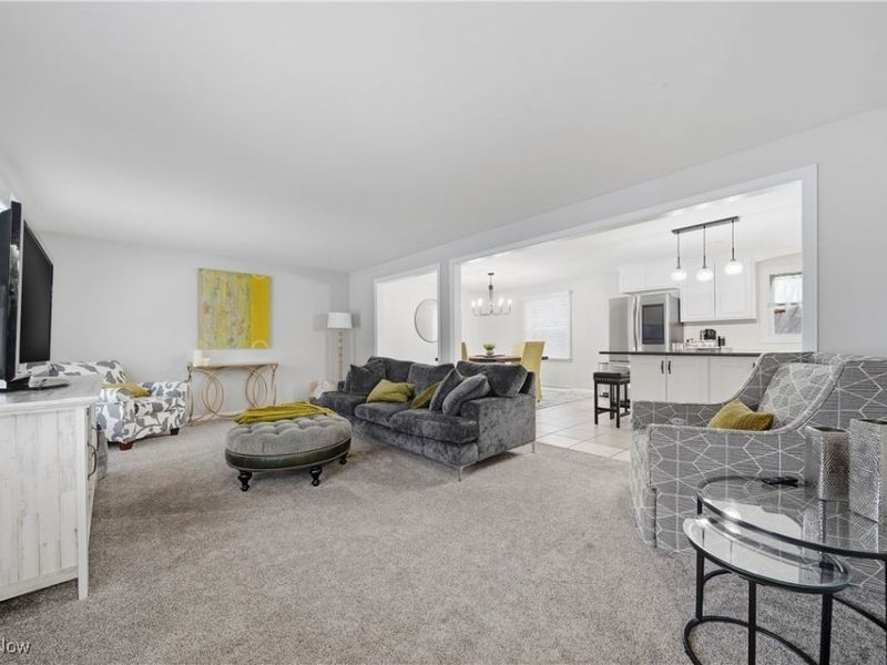 762 Summit Circle SE, North Canton, OH 44720 Photo 4