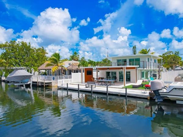 125 Gardenia St, Plantation Key, FL 33070