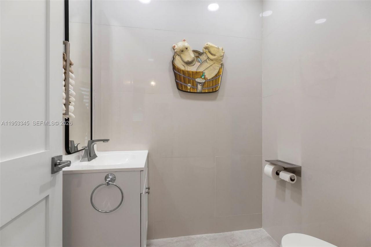 6830 Winged Foot Dr, Hialeah, FL 33015 Photo