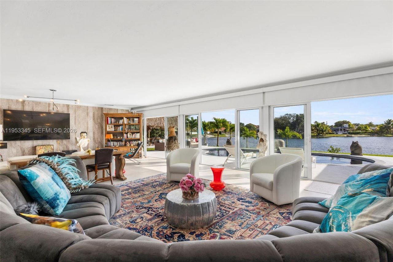 6830 Winged Foot Dr, Hialeah, FL 33015 Photo