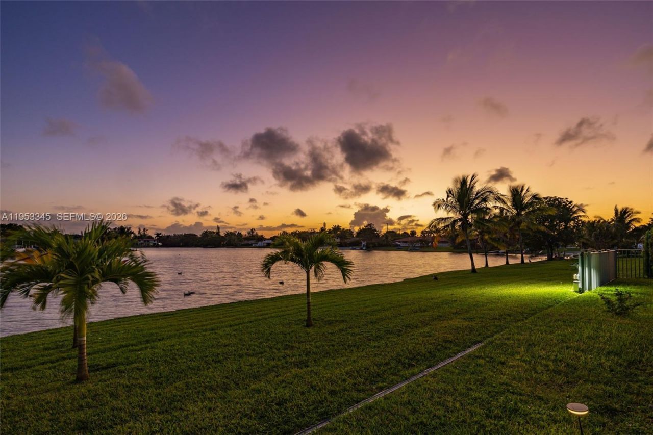 6830 Winged Foot Dr, Hialeah, FL 33015 Photo