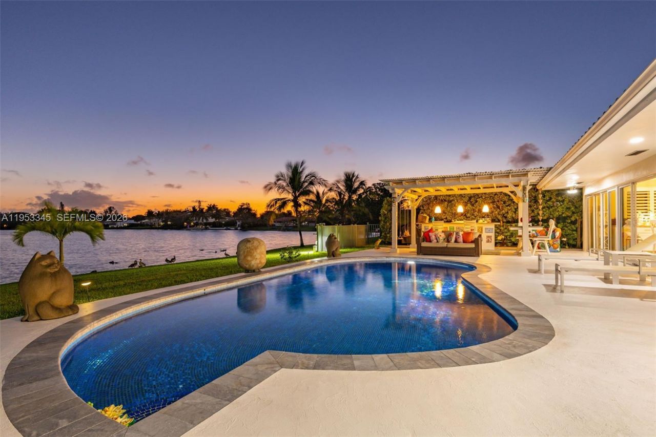 6830 Winged Foot Dr, Hialeah, FL 33015 Photo