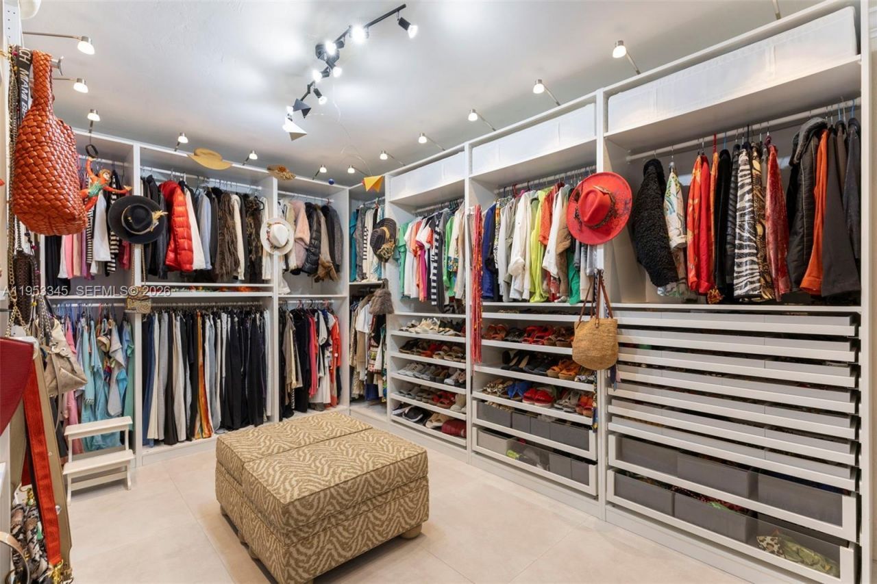 6830 Winged Foot Dr, Hialeah, FL 33015 Photo