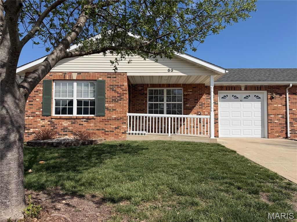 53 Parkside Drive, Bethalto, IL 62010 Main Photo