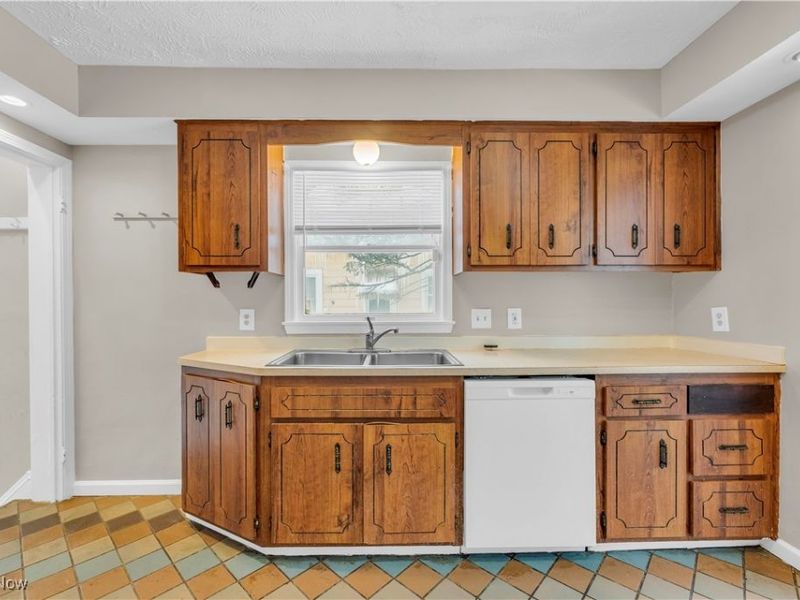 1599 Felton Road, Euclid, OH 44121 Photo 11