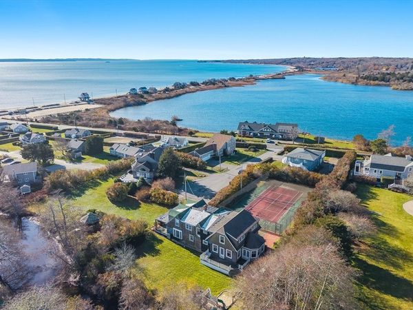 15 Hedge Lane, Falmouth, MA 02540