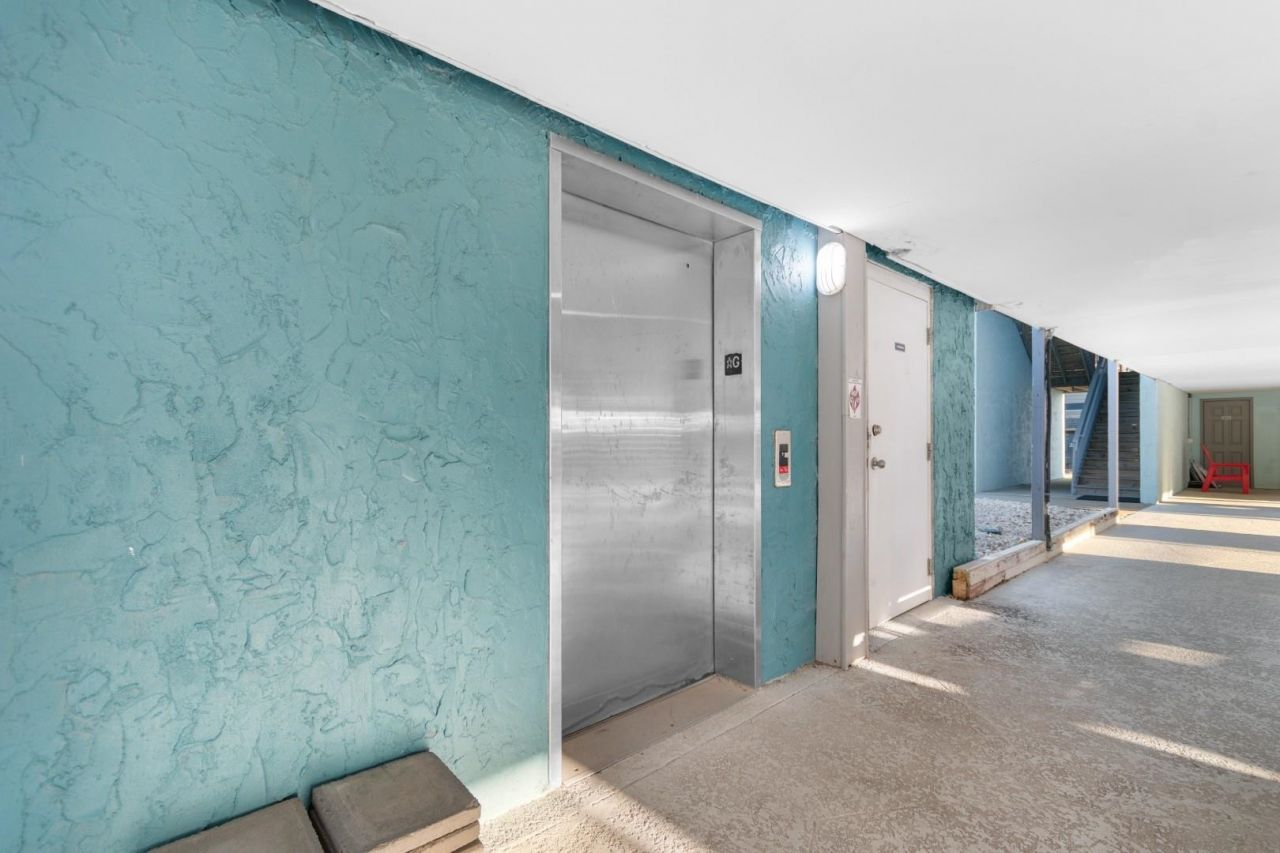 1011 S Ocean Blvd. Photo 38