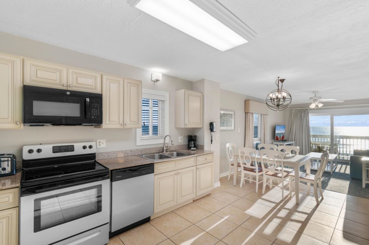 1011 S Ocean Blvd. Photo 7