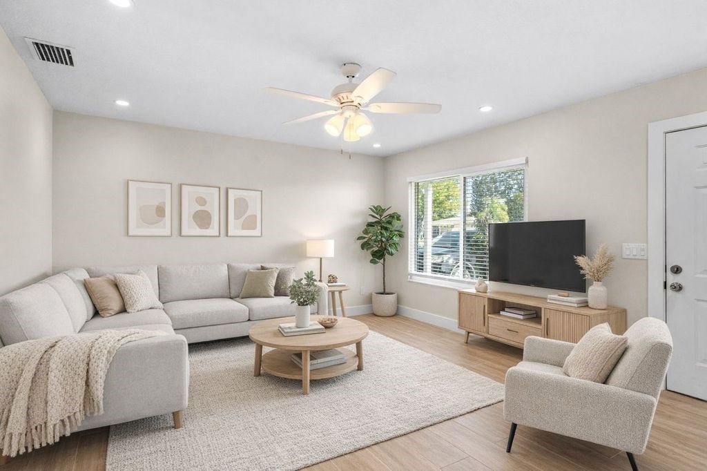 918 Schumann Drive, Sebastian, FL 32958 Photo