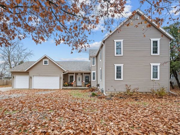 2062 30th Street, Rock Island, IL 61201