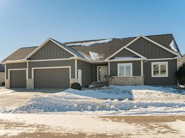 1497 Century Corner Lane NE, Rochester, MN 55906