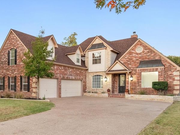 352 Leeward Circle, Azle, TX 76020