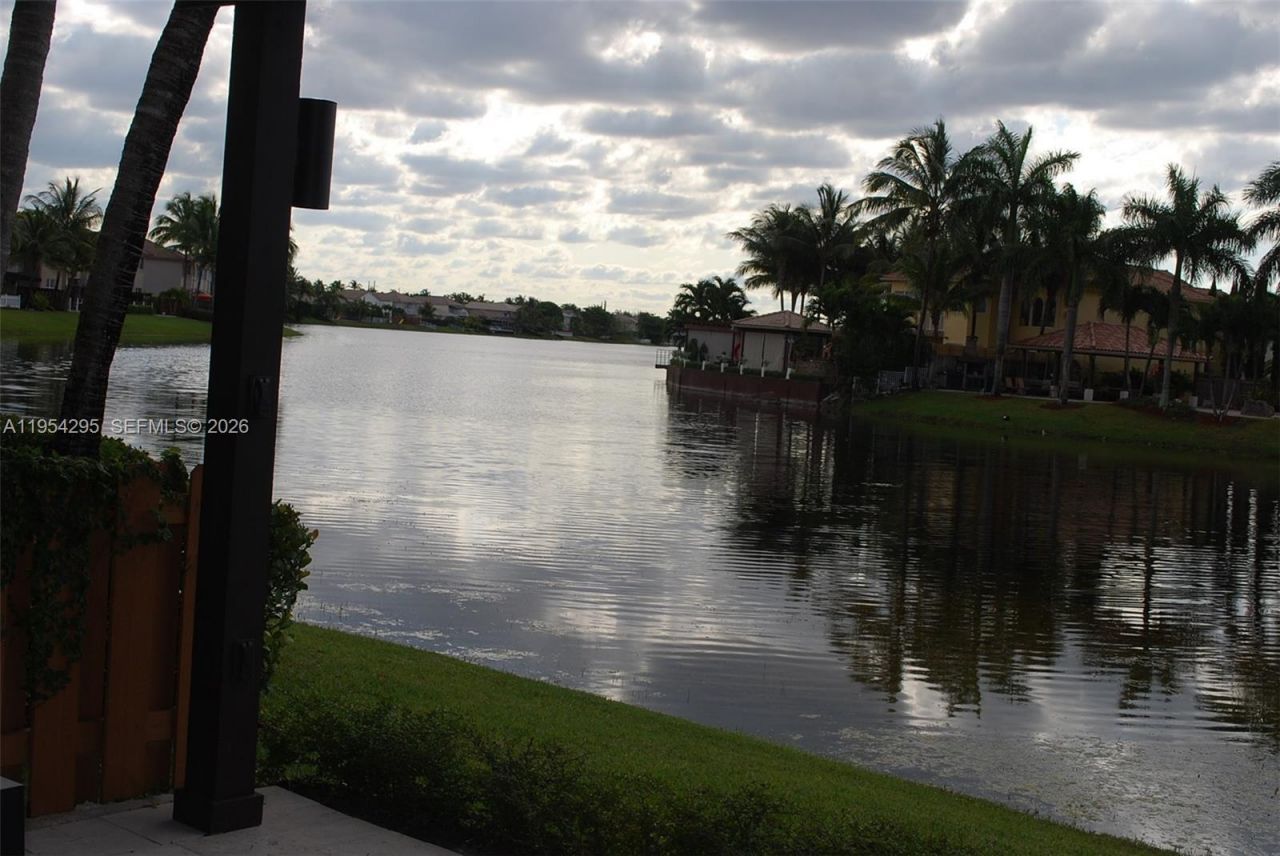 7233 NW 113th Ct, Doral, FL 33178 Photo