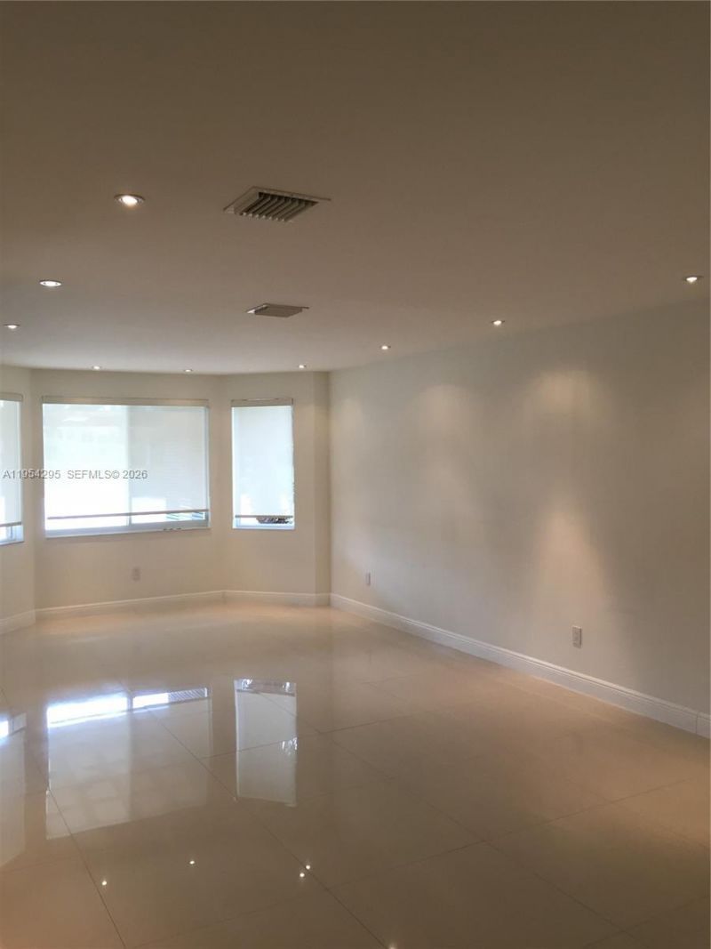 7233 NW 113th Ct, Doral, FL 33178 Photo