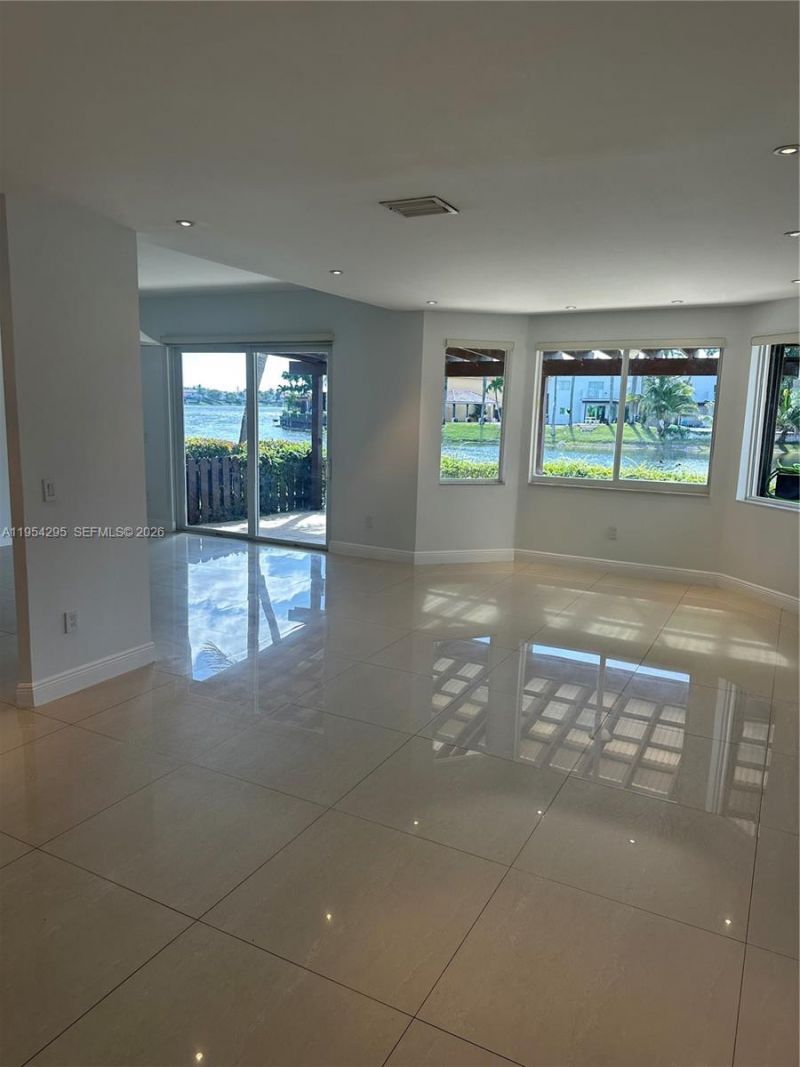 7233 NW 113th Ct, Doral, FL 33178 Photo