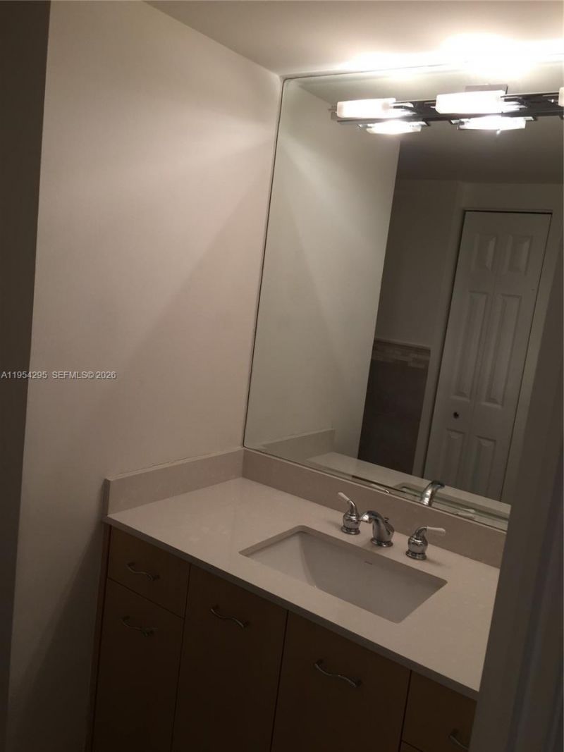 7233 NW 113th Ct, Doral, FL 33178 Photo