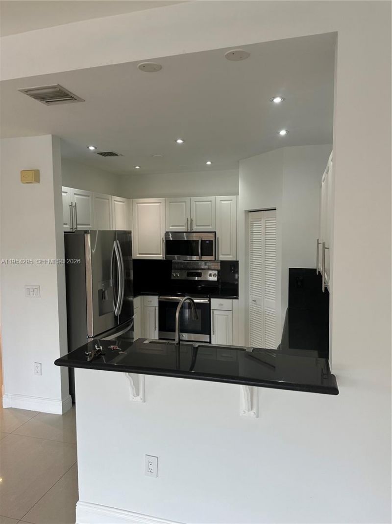 7233 NW 113th Ct, Doral, FL 33178 Photo