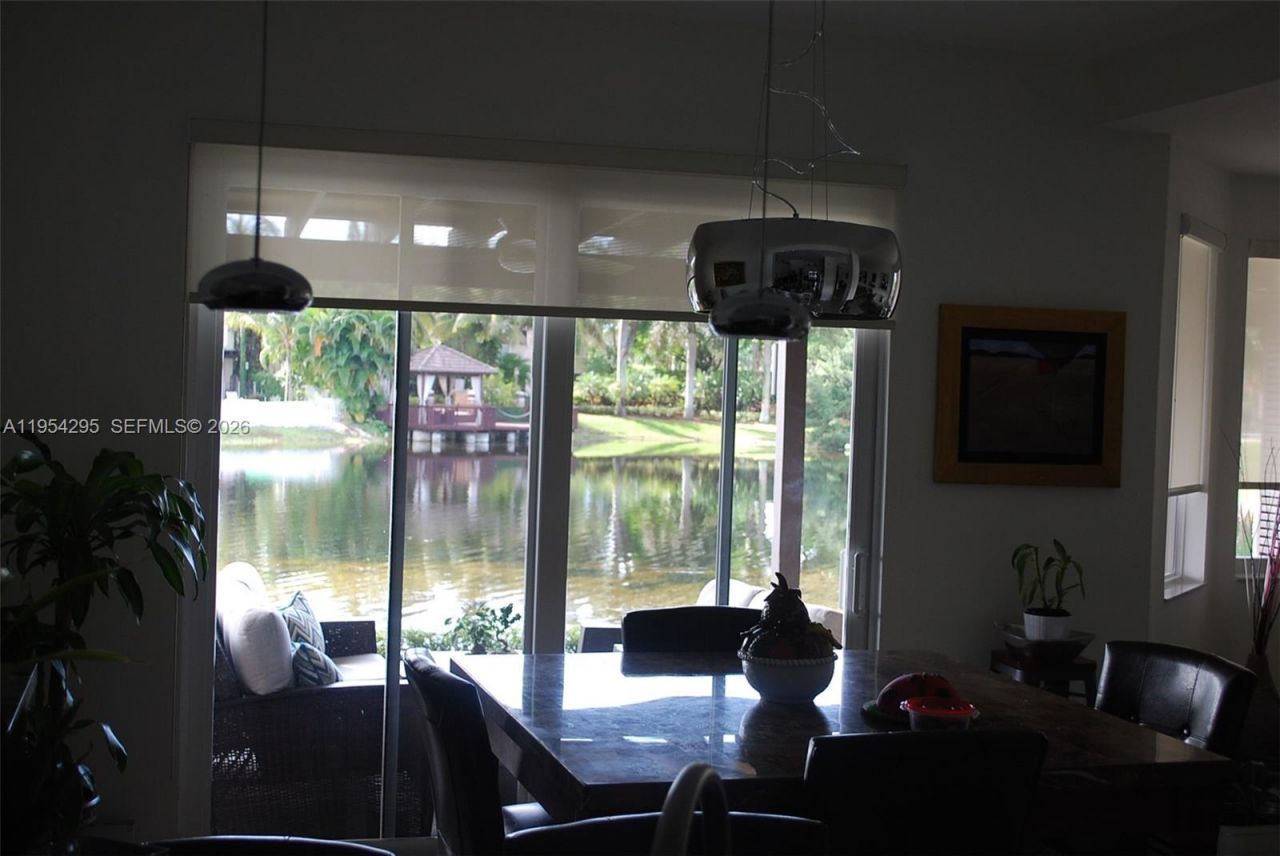 7233 NW 113th Ct, Doral, FL 33178 Photo