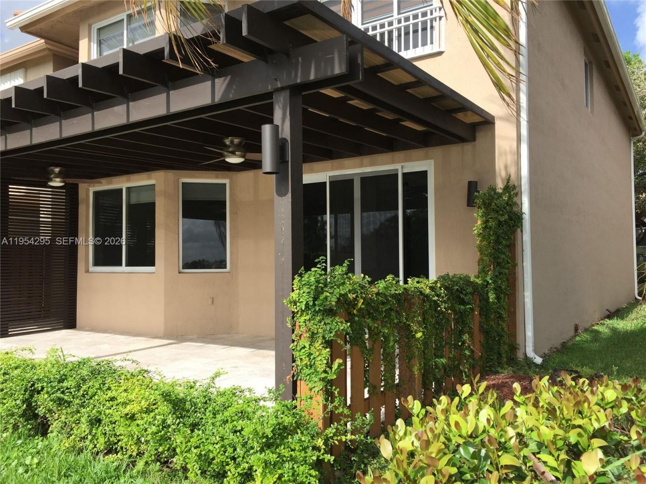 7233 NW 113th Ct, Doral, FL 33178 Photo