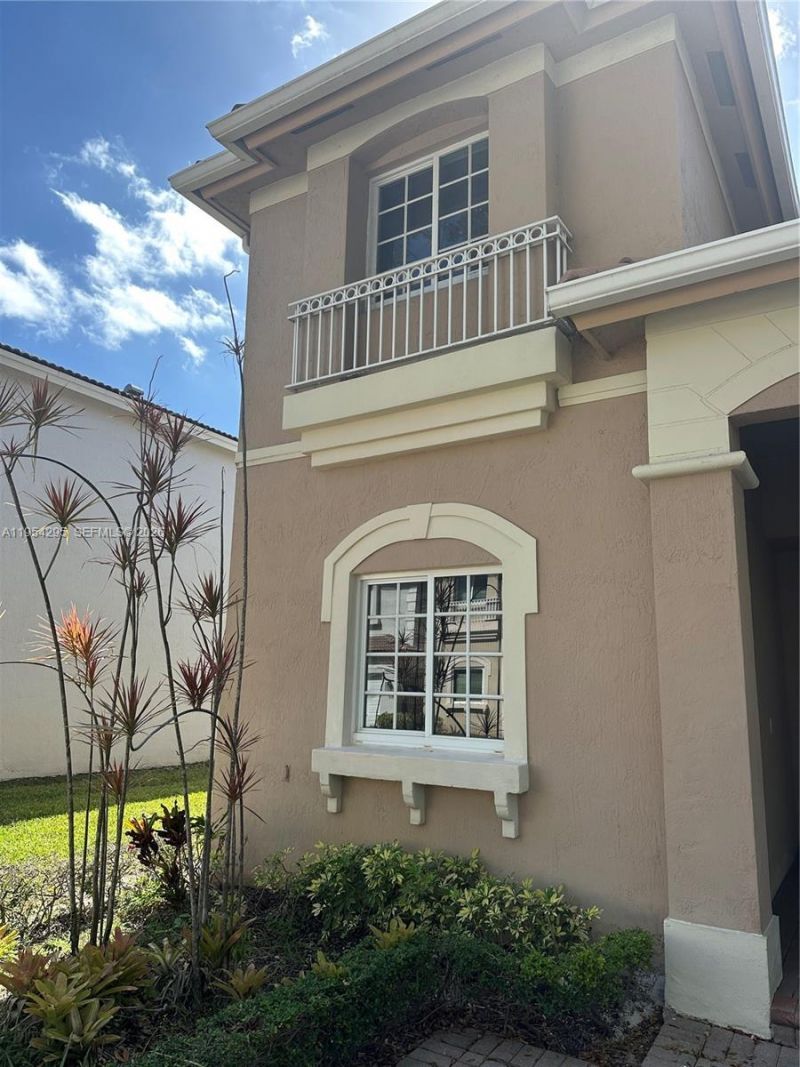 7233 NW 113th Ct, Doral, FL 33178 Photo