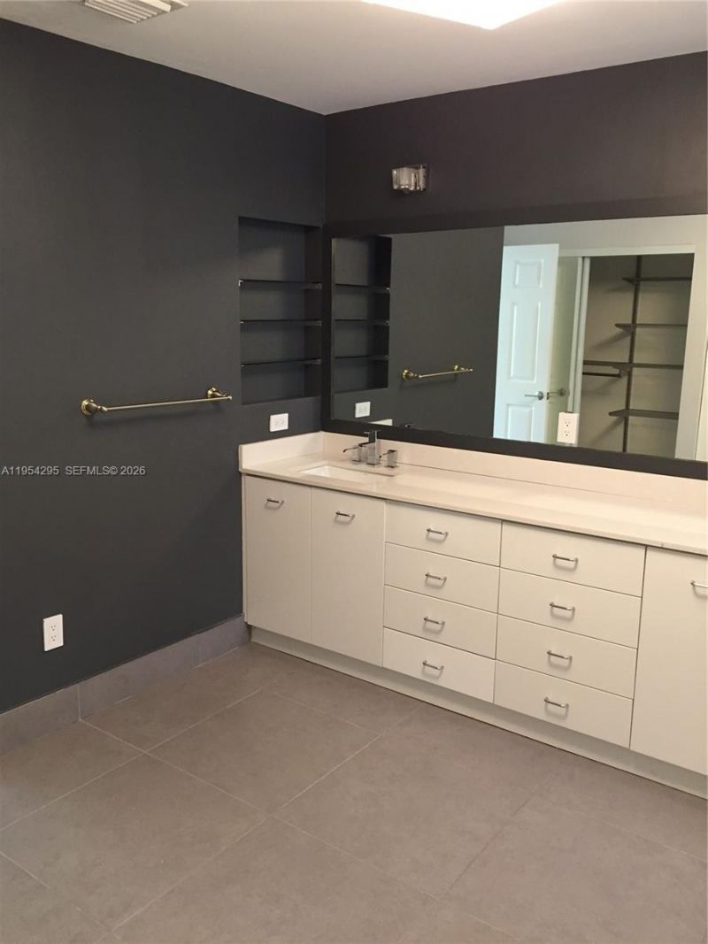 7233 NW 113th Ct, Doral, FL 33178 Photo