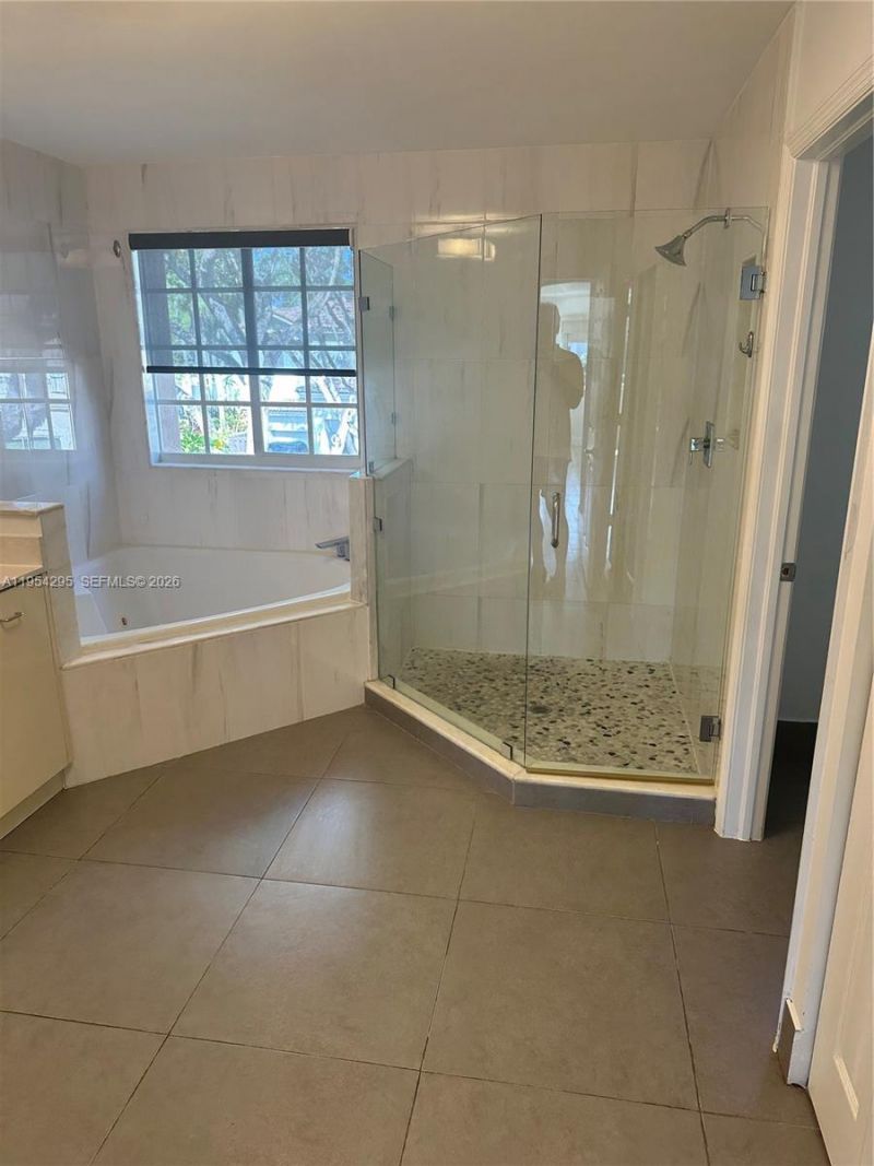 7233 NW 113th Ct, Doral, FL 33178 Photo