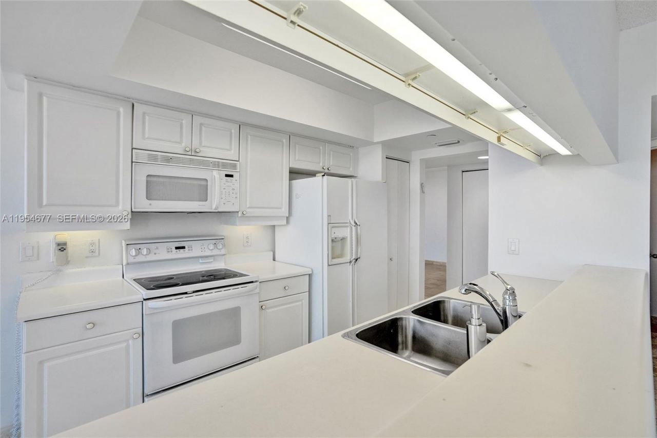 21205 Yacht Club Dr , Unit 2310, Aventura, FL 33180 Photo