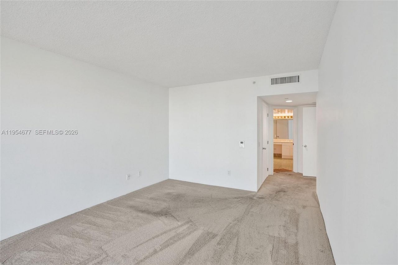 21205 Yacht Club Dr , Unit 2310, Aventura, FL 33180 Photo