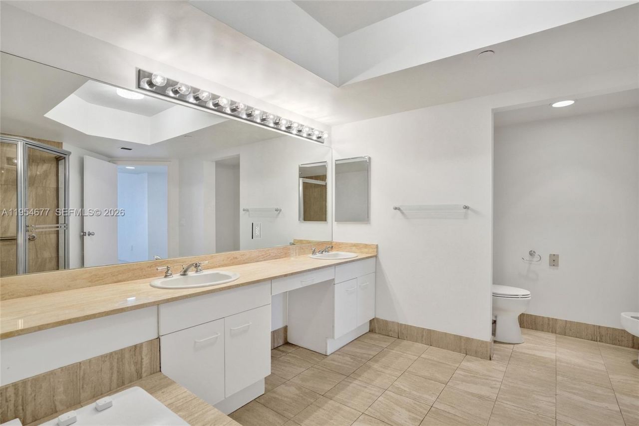 21205 Yacht Club Dr , Unit 2310, Aventura, FL 33180 Photo